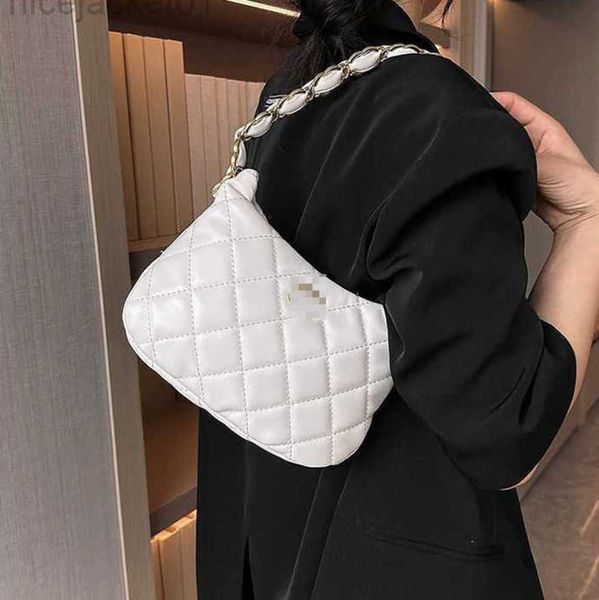 23ss designer channel women bag women's bag single shoulder crossbody handheld casual lingge small bag small fragrant wind 2023
23ss designer channel women bag women's bag single shoulder crossbody handheld casual lingge small bag small fragrant wind 2023