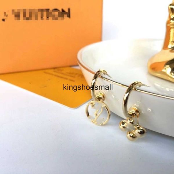 luxury classic 4/four leaf clover pendant necklaces designer chain 18k gold shell for girl wedding mother' day fashion jewelry women gi, Silver
luxury classic 4/four leaf clover pendant necklaces designer chain 18k gold shell for girl wedding mother' day fashion jewelry women gi, Silver