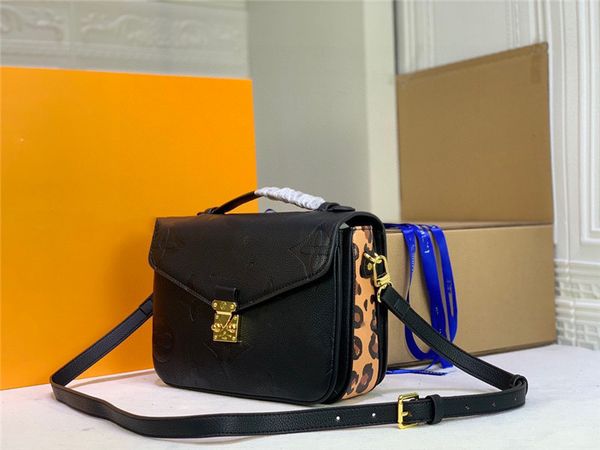 evening bags tote shopping bag large capacity handbags purse women square flap shoulder crossbody bags letter stripe metal hardware hasp cro
evening bags tote shopping bag large capacity handbags purse women square flap shoulder crossbody bags letter stripe metal hardware hasp cro