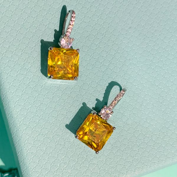 luxury designer earring the geometry is not symmetrical ear studs fashion jewelry gift send a girlfriend, Golden
luxury designer earring the geometry is not symmetrical ear studs fashion jewelry gift send a girlfriend, Golden