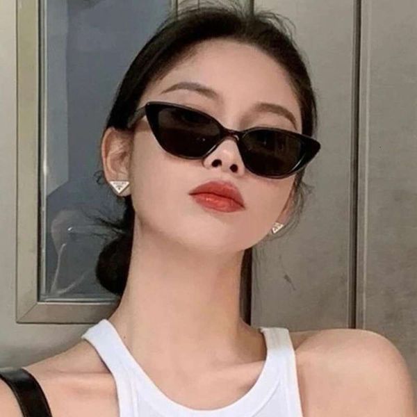 vintage triangular cat eye small face sunglasses female street shooting girls high grade anti ultraviolet, White;black
vintage triangular cat eye small face sunglasses female street shooting girls high grade anti ultraviolet, White;black