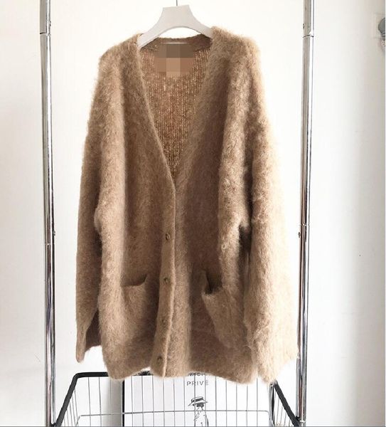 toteme plush sweater women's cardigan long sleeved loose fit v-neck sweater jacket soft glutinous autumn and winter style, White;black
toteme plush sweater women's cardigan long sleeved loose fit v-neck sweater jacket soft glutinous autumn and winter style, White;black
