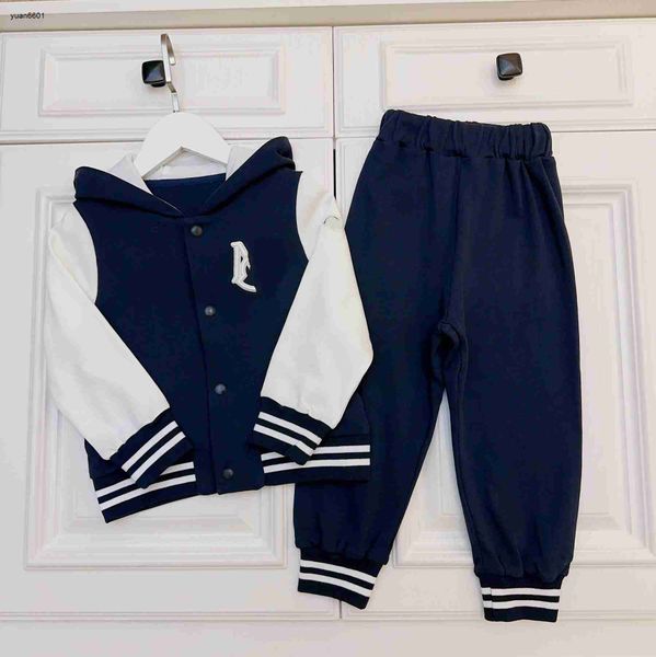 luxury designer baby tracksuits kids autumn suits size 100-160 cm 2pcs contrast patchwork hooded jacket and sports pants aug22, White
luxury designer baby tracksuits kids autumn suits size 100-160 cm 2pcs contrast patchwork hooded jacket and sports pants aug22, White