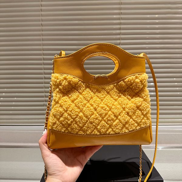 23a designer womens luxury handbag leather lambwool double matelasse chain crossbody bag gold hardware metal buckles brand shopping bags mak
23a designer womens luxury handbag leather lambwool double matelasse chain crossbody bag gold hardware metal buckles brand shopping bags mak