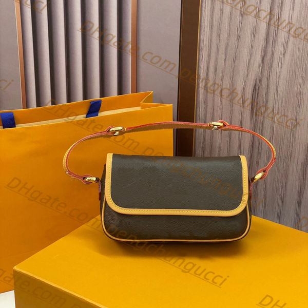 luxury 5a women's printed shoulder bags designer bags fashion crossbody bags leisure old flower hand bags portable buckle leather bags
luxury 5a women's printed shoulder bags designer bags fashion crossbody bags leisure old flower hand bags portable buckle leather bags