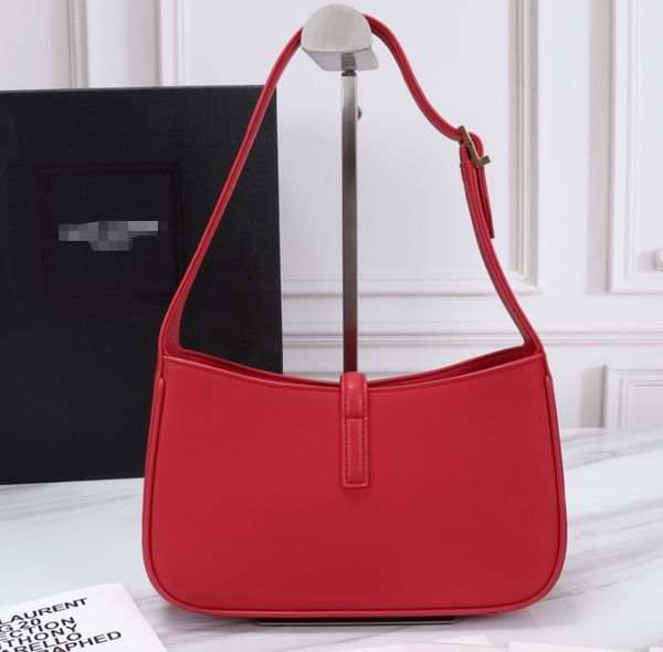 cleo bag le5a7 designer bag leather with box fashion ootd shoulder crossbody valentines day christmas luxury gift birthday, Red;black
cleo bag le5a7 designer bag leather with box fashion ootd shoulder crossbody valentines day christmas luxury gift birthday, Red;black