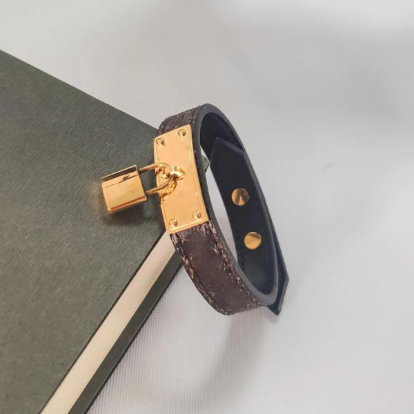 scarves luxury bracelet designer bracelet leather bracelets for woman bangle pendant women jewelry womens christmas valentine's day gif, Golden;silver
scarves luxury bracelet designer bracelet leather bracelets for woman bangle pendant women jewelry womens christmas valentine's day gif, Golden;silver
