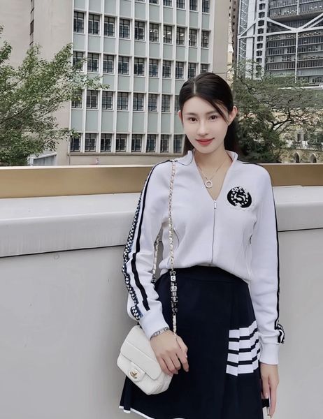 2022 women vintage designer tweed blazer jacket coat female milan runway designer dress causal long sleeve clothing suit p8, Black
2022 women vintage designer tweed blazer jacket coat female milan runway designer dress causal long sleeve clothing suit p8, Black