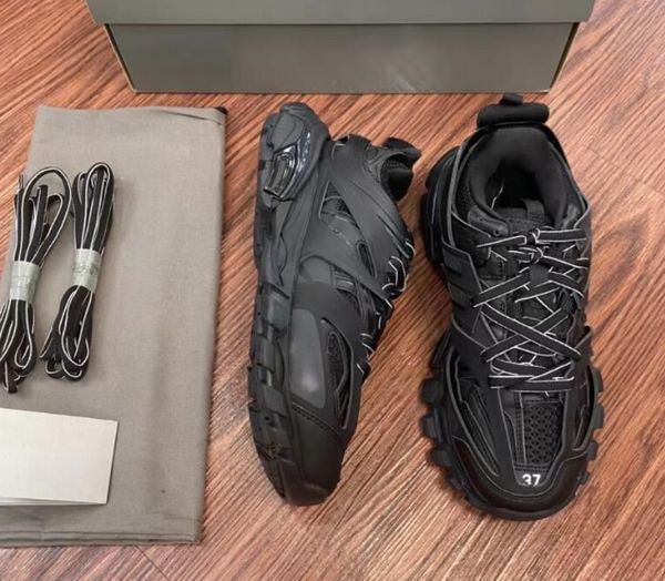 designer track shoes triple platform trainer sneakers men women leather sneaker white black green blue nylon printed platform shoe
designer track shoes triple platform trainer sneakers men women leather sneaker white black green blue nylon printed platform shoe