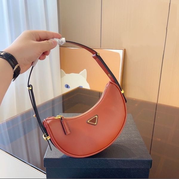 shoulder bags designers woman luxury high-quality armpit retro sheepskin mini bag removable shoulder strap hand-held fashion black white and
shoulder bags designers woman luxury high-quality armpit retro sheepskin mini bag removable shoulder strap hand-held fashion black white and
