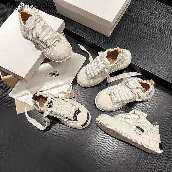 vanness wu's same beggar shoes tweed 2023 canvas shoes thick soled elevated casual skates for men and women shoes, Black
vanness wu's same beggar shoes tweed 2023 canvas shoes thick soled elevated casual skates for men and women shoes, Black