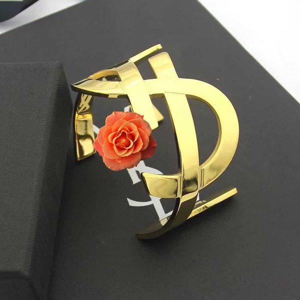 designer bracelet sl luxury low price jewelry engraved 18k gold titanium steel women's classic new bracelet valentine's day gifts, Golden;silver
designer bracelet sl luxury low price jewelry engraved 18k gold titanium steel women's classic new bracelet valentine's day gifts, Golden;silver