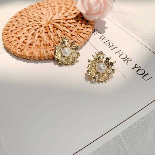 stud earrings colorful l 925 sterling silver irregular-shaped alloy sun flower inlaid pearl earring for women fashion jewelrystud, Golden;silver
stud earrings colorful l 925 sterling silver irregular-shaped alloy sun flower inlaid pearl earring for women fashion jewelrystud, Golden;silver