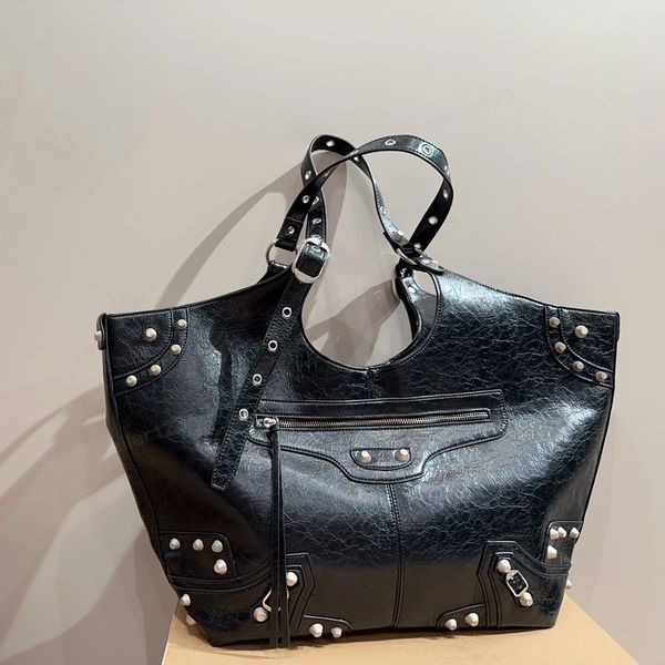 first layer cowhide leather tote bags punk large capacity totes luxury designer bag big rivet shoulder bag fashionable crossbody artwork sho
first layer cowhide leather tote bags punk large capacity totes luxury designer bag big rivet shoulder bag fashionable crossbody artwork sho