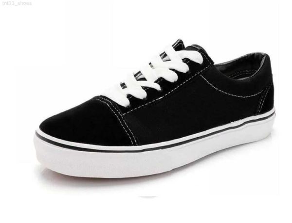 drop shipping brand classics old skool canvas men women casual shoes classic black white skateboard shoes size 35-45
drop shipping brand classics old skool canvas men women casual shoes classic black white skateboard shoes size 35-45
