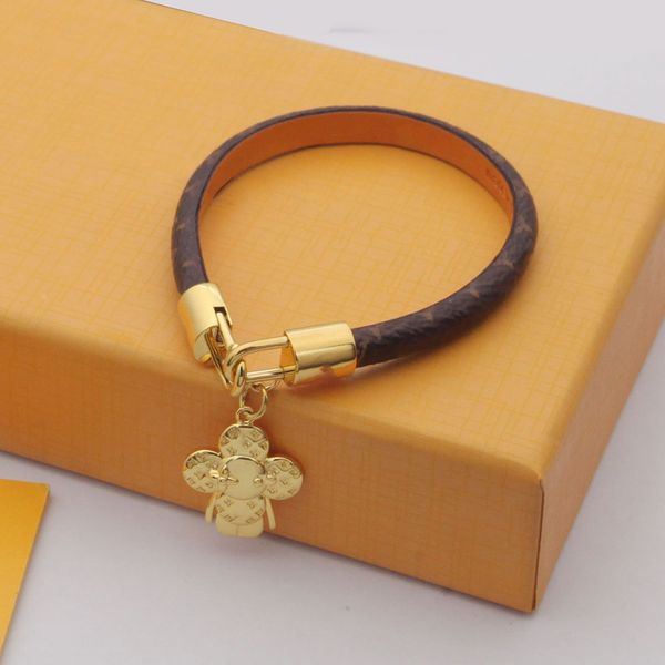 bracelet designer for women designer bracelet luxury luxury feeling high-end fashion leather bracelet hanging gold-plated titanium charm bra, Golden;silver
bracelet designer for women designer bracelet luxury luxury feeling high-end fashion leather bracelet hanging gold-plated titanium charm bra, Golden;silver