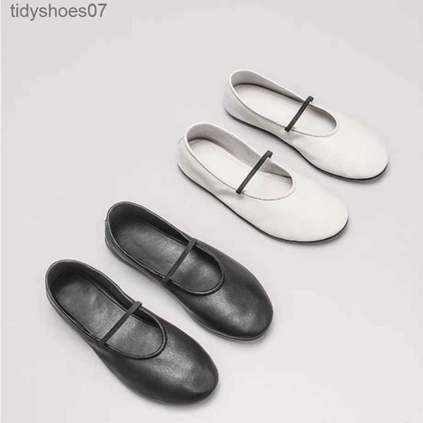 the row sheepskin strap ballet shoes with round toe shallow mouth single shoe women's flat bottomed french grandma's shoes, Black
the row sheepskin strap ballet shoes with round toe shallow mouth single shoe women's flat bottomed french grandma's shoes, Black