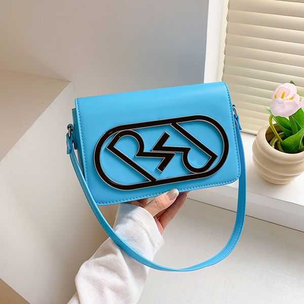 evening bags fashion chic handbags for women 2023 trend in pu leather letters shoulder bag versatile casual crossbody 230826
evening bags fashion chic handbags for women 2023 trend in pu leather letters shoulder bag versatile casual crossbody 230826