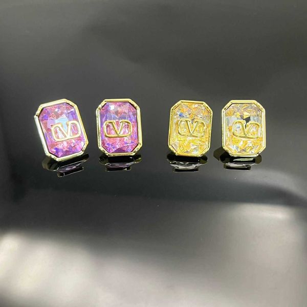 designer earrings valentino luxury new female letter v inlaid diamond fashion niche ins scenery body earrings valentine's day gifts fas, Golden;silver
designer earrings valentino luxury new female letter v inlaid diamond fashion niche ins scenery body earrings valentine's day gifts fas, Golden;silver