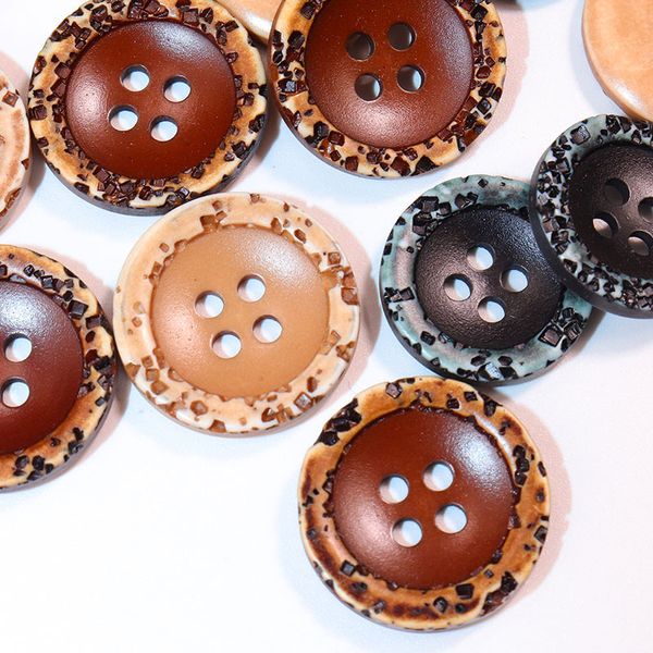Two eye bread buttons, wide edge buttons, four eye fine edge lining, windbreaker buttons, large round edge coat resin button accessories
Two eye bread buttons, wide edge buttons, four eye fine edge lining, windbreaker buttons, large round edge coat resin button accessories