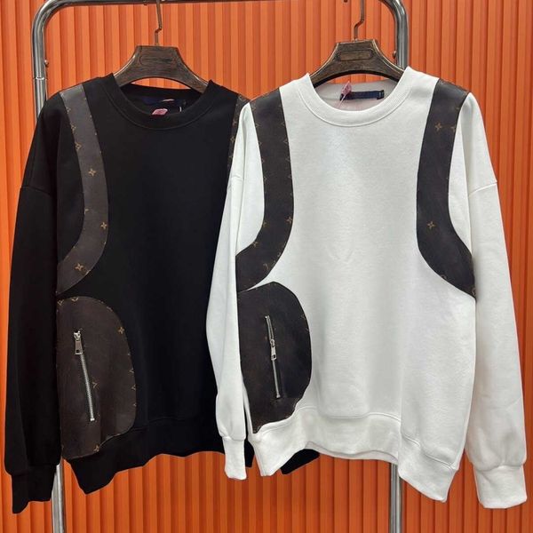 luxury designer sweater men's long sleeve tshirt 1v leather panel sweatshirt men women sweaters round neck hoodie casual undershirt pul, Black
luxury designer sweater men's long sleeve tshirt 1v leather panel sweatshirt men women sweaters round neck hoodie casual undershirt pul, Black