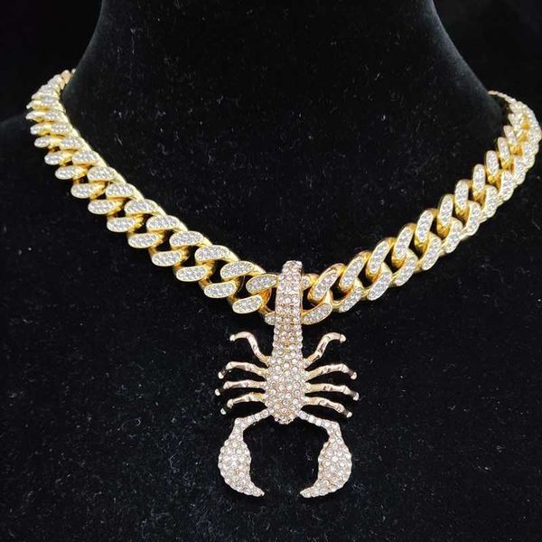 pendant necklaces men women hip hop scorpion necklace with 13mm crystal cuban chain iced out bling hiphop fashion charm jewelry 230613, Silver
pendant necklaces men women hip hop scorpion necklace with 13mm crystal cuban chain iced out bling hiphop fashion charm jewelry 230613, Silver