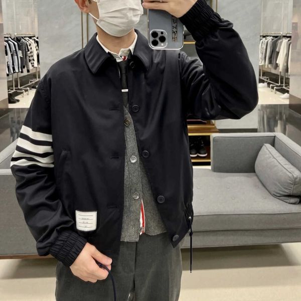 men's jackets high version 2023 early spring new luxury trend tb four bar woven belt men's and women's wool flying jacket, Black;brown
men's jackets high version 2023 early spring new luxury trend tb four bar woven belt men's and women's wool flying jacket, Black;brown