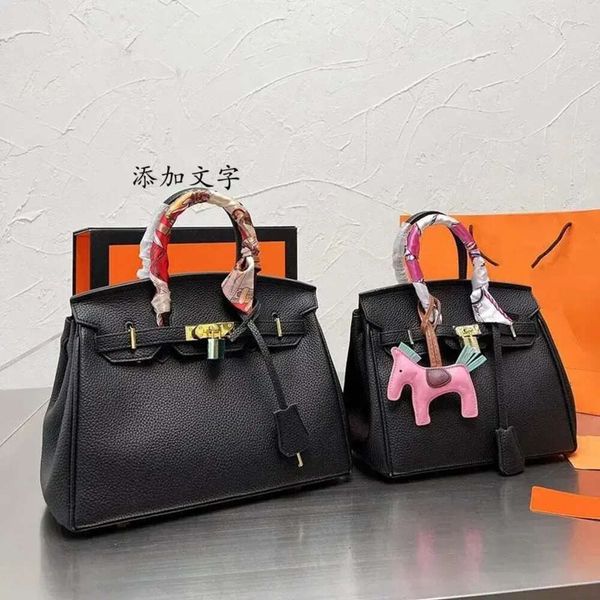 30cm/25cm brand designer tote shopping bag women luxuriou shoulder bags handbags simple leather satchel large capacity totes purses
30cm/25cm brand designer tote shopping bag women luxuriou shoulder bags handbags simple leather satchel large capacity totes purses