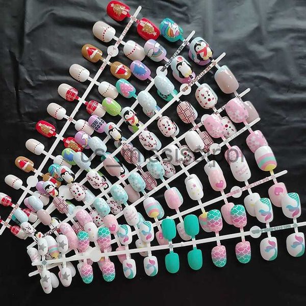 false nails 24pcs short round cute cartoon christmas s artificial false press on nails with glue sticker x0826, Red;gold
false nails 24pcs short round cute cartoon christmas s artificial false press on nails with glue sticker x0826, Red;gold