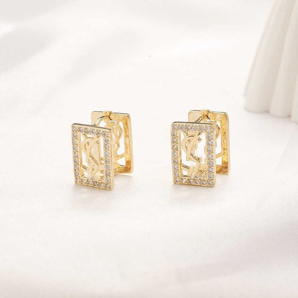 Designer Earrings SL Luxury Top Exquisite Double sided Letter Y Ear Buckle High grade Sense Copper Plated Gold Inlaid Zircon Earrings fashion Accessories Jewelry
Designer Earrings SL Luxury Top Exquisite Double sided Letter Y Ear Buckle High grade Sense Copper Plated Gold Inlaid Zircon Earrings fashion Accessories Jewelry