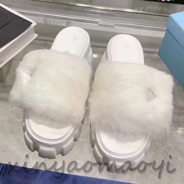 pr triangle label designer slippers, rubber platform slippers, plush autumn and winter slippers, metal triangle label, fashion size: 35--40, Black
pr triangle label designer slippers, rubber platform slippers, plush autumn and winter slippers, metal triangle label, fashion size: 35--40, Black