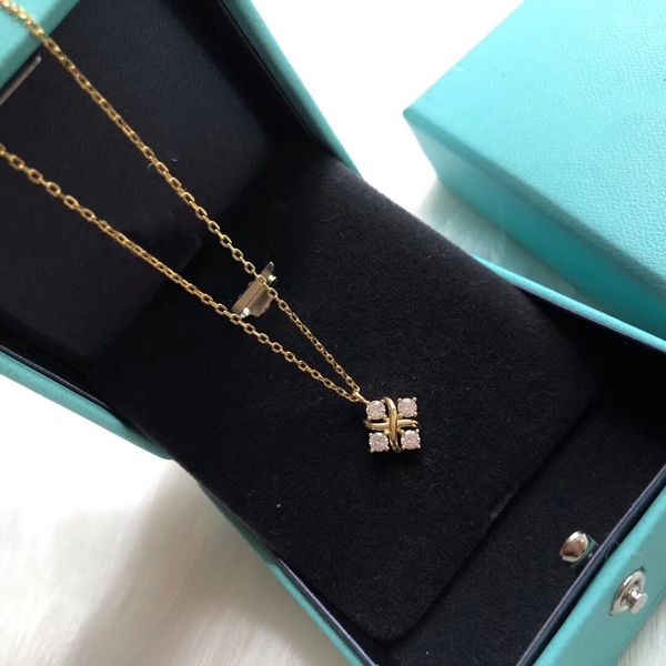 luxury designer schlumberger pendant necklace sterling silver 14k gold crystal zircon square cross charm short chain choker for women jewelr
luxury designer schlumberger pendant necklace sterling silver 14k gold crystal zircon square cross charm short chain choker for women jewelr