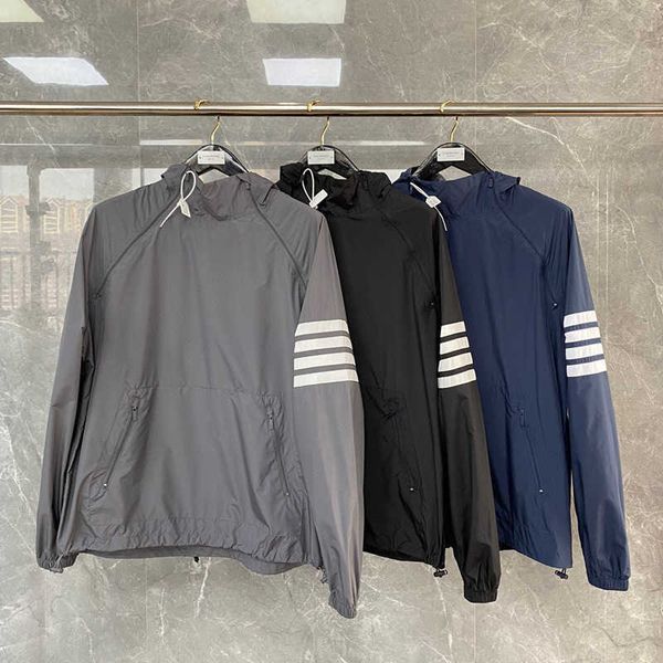 men's jackets brand direct tb jacket men's new spring and autumn pilot fashion brand popular hooded coat sunscreen, Black;brown
men's jackets brand direct tb jacket men's new spring and autumn pilot fashion brand popular hooded coat sunscreen, Black;brown