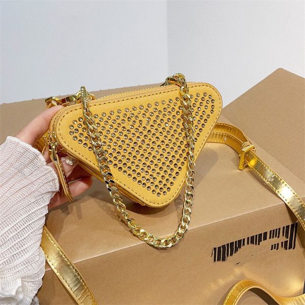 new mini triangle bag delicate coin purse fashion designer bag women's full diamond tote leather crossbody bag chain bag
new mini triangle bag delicate coin purse fashion designer bag women's full diamond tote leather crossbody bag chain bag