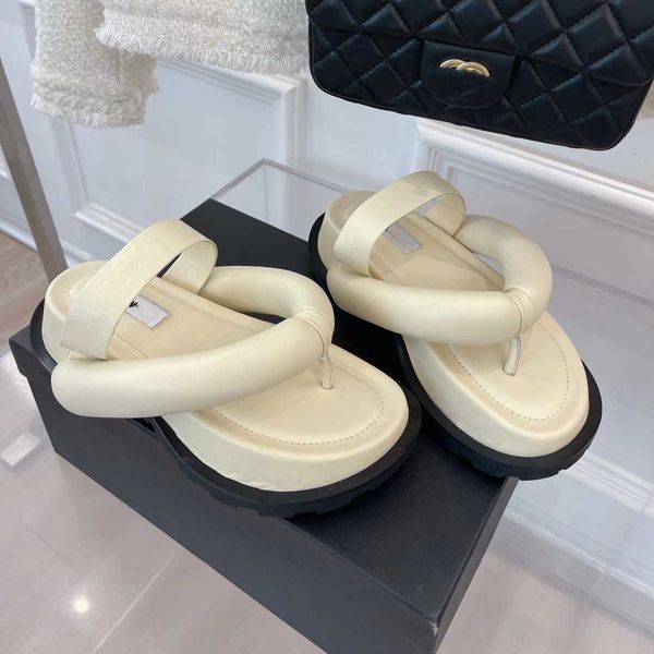 shoes high version lambskin thick bottom in summer wear flip-flops double toe sausage slippers bread sandals women, Black
shoes high version lambskin thick bottom in summer wear flip-flops double toe sausage slippers bread sandals women, Black