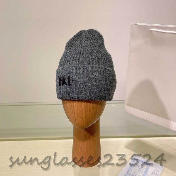 bl grey fur cap classic b letter knitted hat, stylish and handsome, autumn and winter fashion items, designer hats, thick and warm, men and, Blue;gray
bl grey fur cap classic b letter knitted hat, stylish and handsome, autumn and winter fashion items, designer hats, thick and warm, men and, Blue;gray