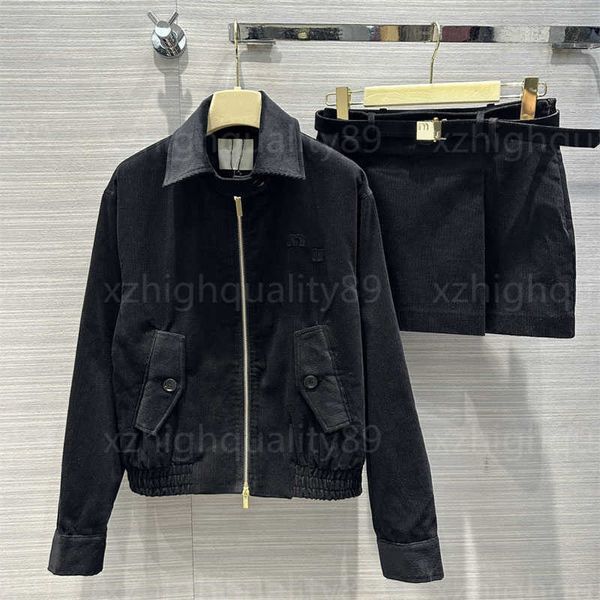 two piece set women designer clothes long sleeved lapel zipper jacket sticker embroidery letters a-line waistband skirt designer jackets ski, White
two piece set women designer clothes long sleeved lapel zipper jacket sticker embroidery letters a-line waistband skirt designer jackets ski, White