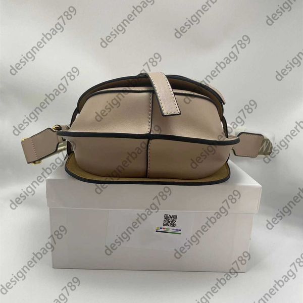 high-end lowe puzzle designer saddles bag women's shoulder handbag real leather hand lift clamshell vintage wallet fashion embroidery w
high-end lowe puzzle designer saddles bag women's shoulder handbag real leather hand lift clamshell vintage wallet fashion embroidery w