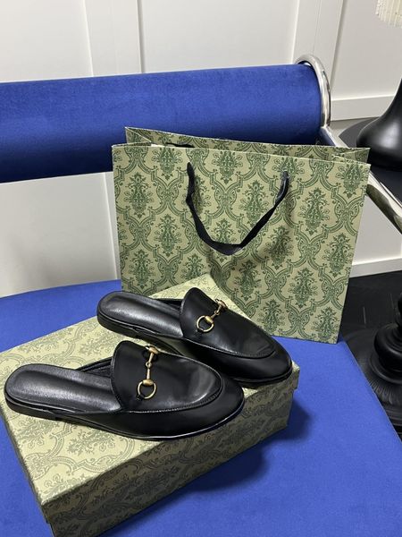 2023 luxury women slippers loafers designer genuine leather mules princetown female white black metal chain casual walking shoes 35-42
2023 luxury women slippers loafers designer genuine leather mules princetown female white black metal chain casual walking shoes 35-42