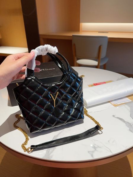 new cowhide press lattice design shopping bag classic shoulder bag crossbody package leather evening bags chain bags tote bag
new cowhide press lattice design shopping bag classic shoulder bag crossbody package leather evening bags chain bags tote bag