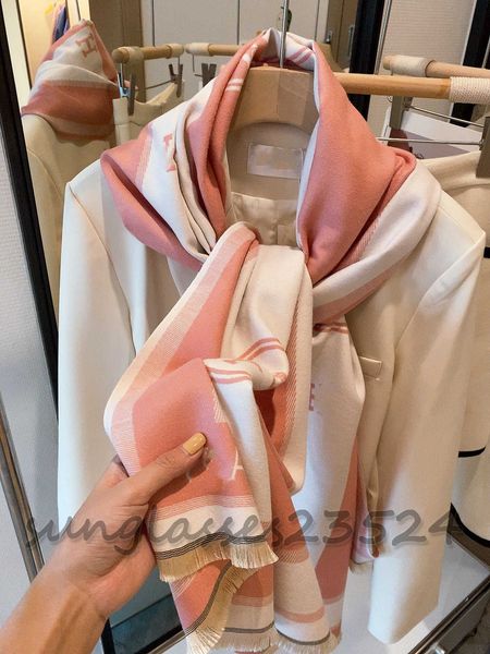 h-1 designer scarf, autumn and winter fashion thermal items, women's shawls, scarves, unisex, double sided, Blue;gray
h-1 designer scarf, autumn and winter fashion thermal items, women's shawls, scarves, unisex, double sided, Blue;gray