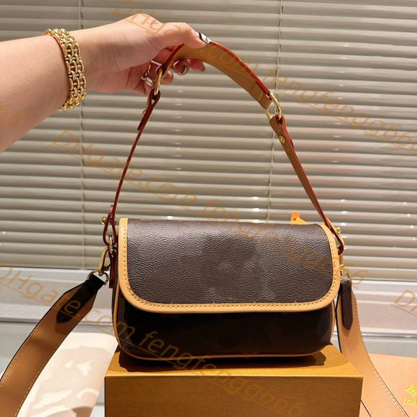 5a designer bags women's fashion printed shoulder bags luxury underarm crossbody bags casual presbyopia hand bags portable buckle leath 
5a designer bags women's fashion printed shoulder bags luxury underarm crossbody bags casual presbyopia hand bags portable buckle leath