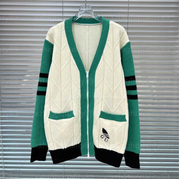 women cardigan designer sweaters womens knits jacket embroidered letter double pocket contrast v-neck wool blend knitwear designer cardigan, White;black
women cardigan designer sweaters womens knits jacket embroidered letter double pocket contrast v-neck wool blend knitwear designer cardigan, White;black