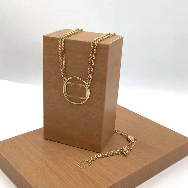 designer necklace valentino luxury warren's letter clavicle chain fashion brass sweater neck chain female valentine's day gifts qu, Silver
designer necklace valentino luxury warren's letter clavicle chain fashion brass sweater neck chain female valentine's day gifts qu, Silver