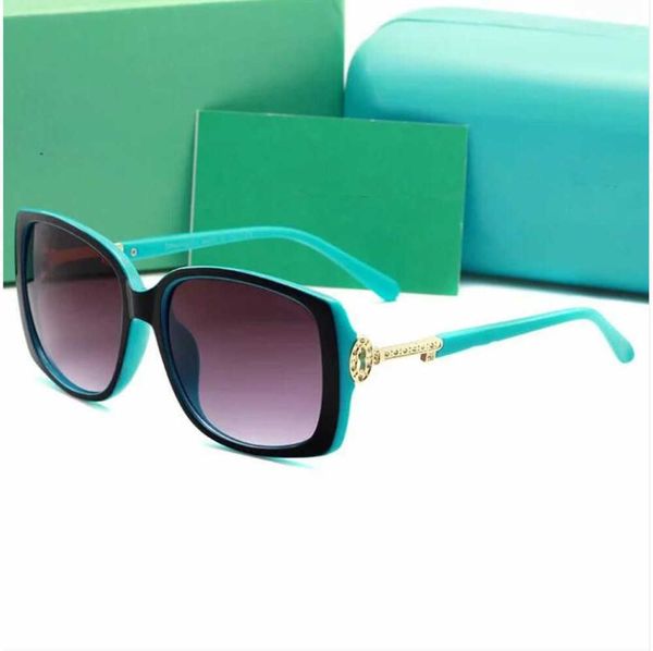 4043 fashion sunglasses toswrdpar glasses designer men's ladies brown case black metal frame dark 50mm, White;black
4043 fashion sunglasses toswrdpar glasses designer men's ladies brown case black metal frame dark 50mm, White;black