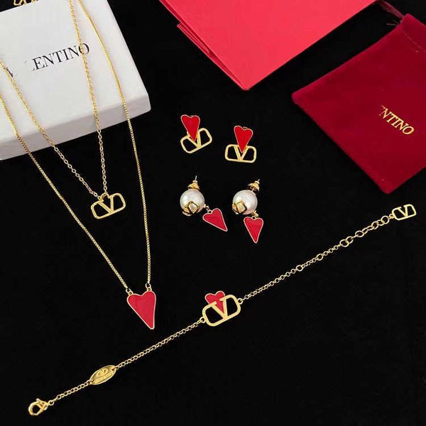 designer earrings valentino luxury heart shaped drop glue v-letter brass high-end silver needles fashionable and versatile earrings accessor, Golden;silver
designer earrings valentino luxury heart shaped drop glue v-letter brass high-end silver needles fashionable and versatile earrings accessor, Golden;silver