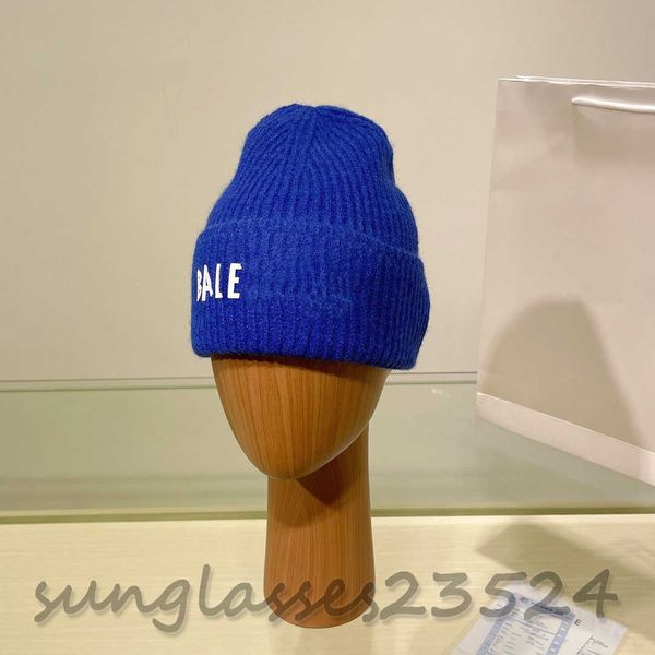 bl royal blue fur hat classic b letter knitted hat, stylish and handsome, autumn and winter fashion items, designer hats, thick and warm, me, Blue;gray
bl royal blue fur hat classic b letter knitted hat, stylish and handsome, autumn and winter fashion items, designer hats, thick and warm, me, Blue;gray