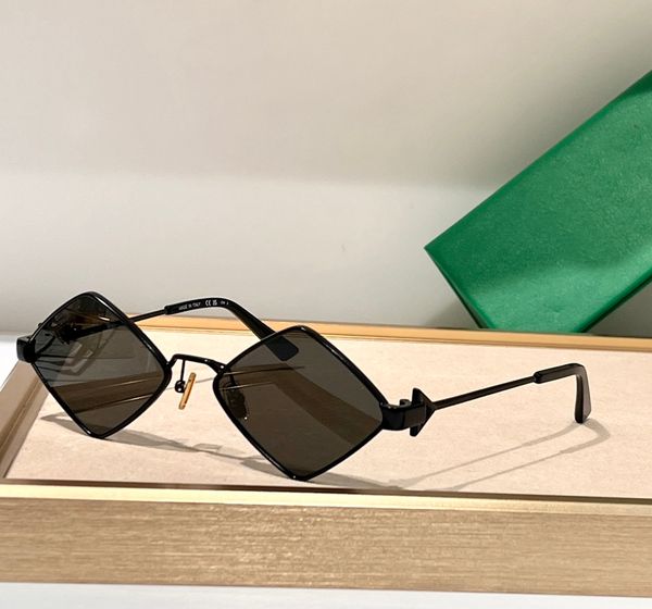 diamond sunglasses full black women mens sun glasses summer sunnies gafas de sol sonnenbrille uv400 eye wear with box, White;black
diamond sunglasses full black women mens sun glasses summer sunnies gafas de sol sonnenbrille uv400 eye wear with box, White;black