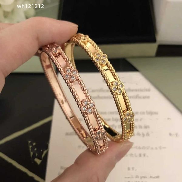 brand designer clover bangle bracelet for women 18k gold plated full crystal four leaf perlee sweet clover flower cuff valentine party gift, Black
brand designer clover bangle bracelet for women 18k gold plated full crystal four leaf perlee sweet clover flower cuff valentine party gift, Black