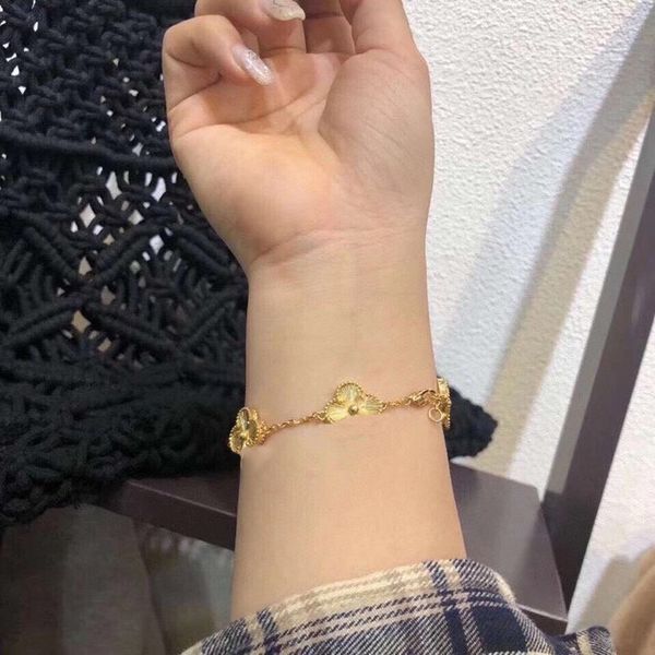 fashion classic 4/four leaf clover charm bracelets rings bangle chain 18k gold plated girl wedding mother' day jewelry women gifts, Golden;silver
fashion classic 4/four leaf clover charm bracelets rings bangle chain 18k gold plated girl wedding mother' day jewelry women gifts, Golden;silver